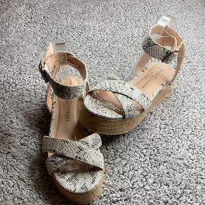 CHINESE LAUNDRY 8.5 Zala Snakeskin Espadrille Sandals